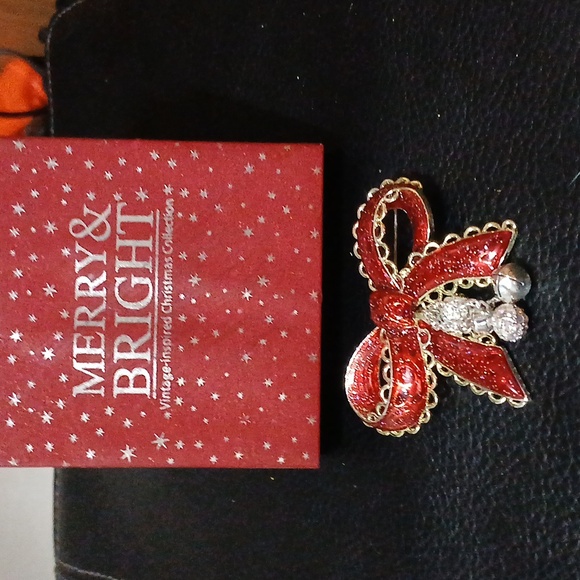 Merry and Bright Red Bow Pin - Picture 1 of 4